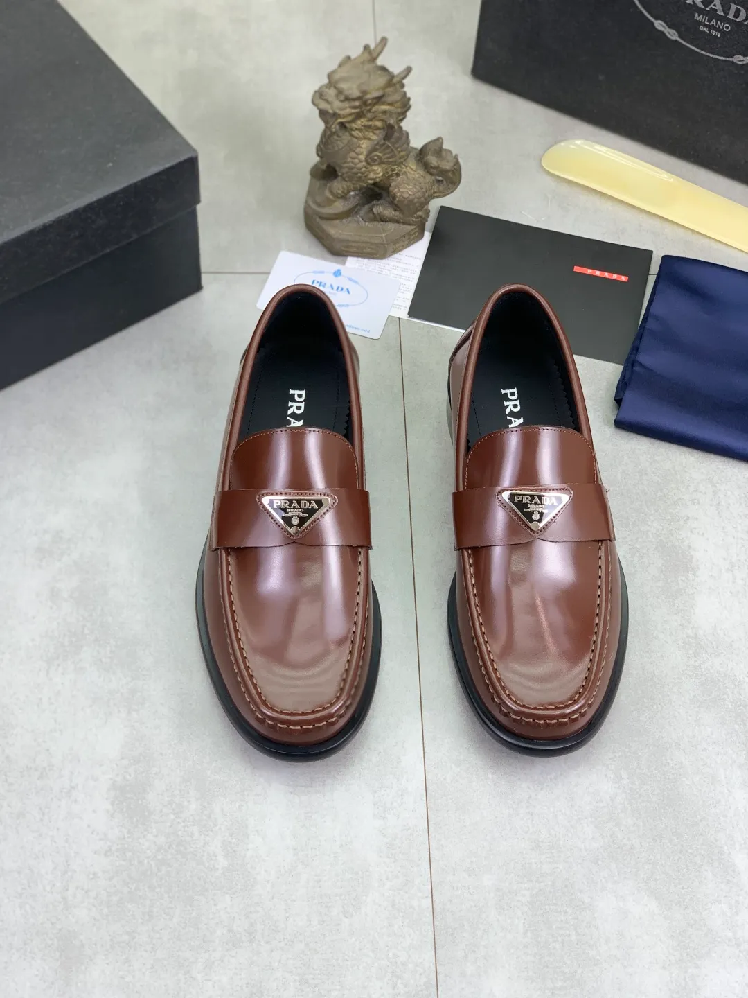 Men's men's shoes P560 new style 💰 💎💎💎 water-dyed cow lining original order quality PRADA —🆘.Prada original order purchasing, high-end business leather shoes, fabric: imported from Italy calfskin ➕ water-dyed cow lining / cowhide lining ➕ special original outsole, fine workmanship, real thing ^_^ Photographed 🎬size: 38-45